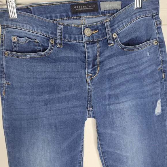 Aeropostale Women's Sz 2 Skinny Medium Wash Low Rise Distressed Blue Denim Jeans - Picture 2 of 8